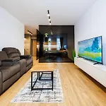 Hyaton Residence- Centre, Free Parking By Staynest Apartman *