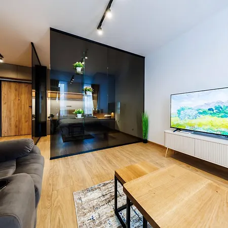 Hyaton Residence- Centre, Parking Apartment
