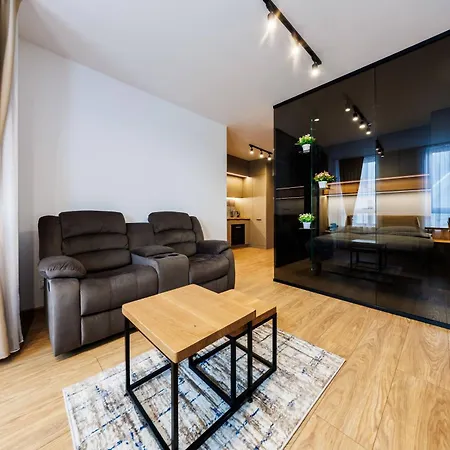 Hyaton Residence- Centre, Parking Apartment