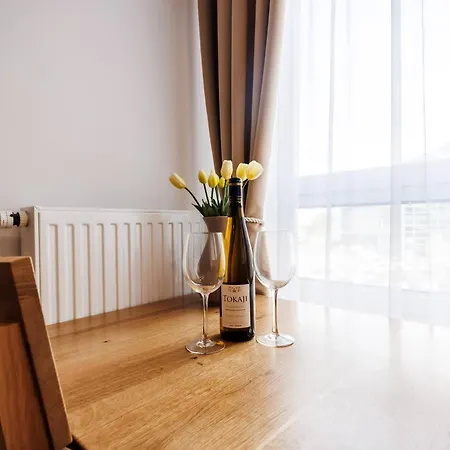 Апартаменти Hyaton Residence- Centre, Free Parking By Staynest